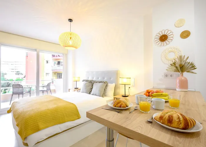 Edificio Veramar Iii By 10tosea * 푸엔히롤라